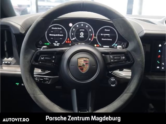 Porsche Cayenne Coupe GTS - 10