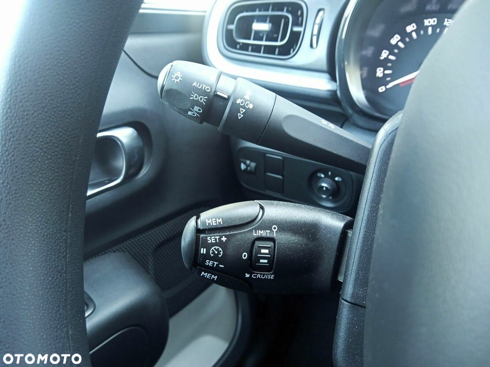 Citroën C3 1.2 PureTech Plus - 24