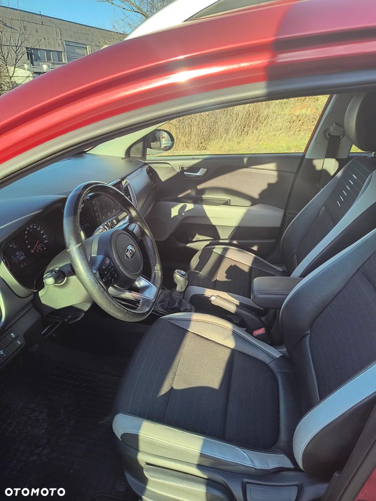 Kia Stonic 1.4 L - 11