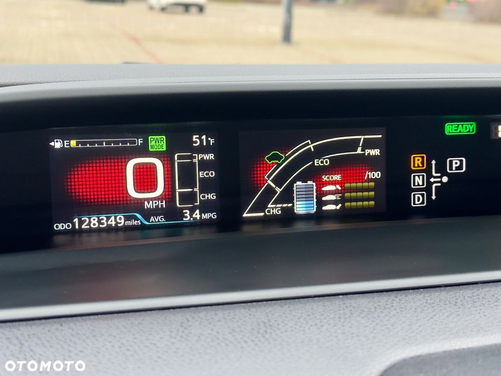 Toyota Prius 1.8 HSD Sol - 18