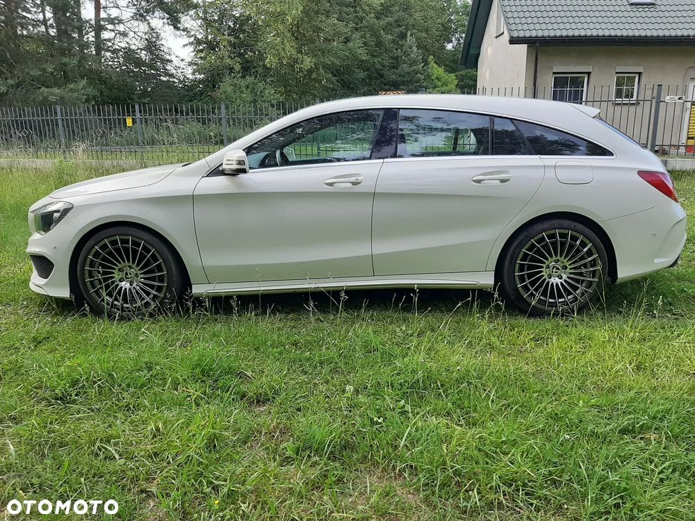 Mercedes-Benz CLA 180 AMG Line - 10