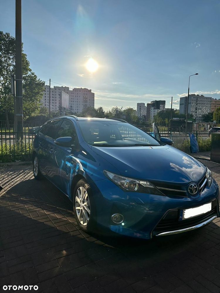 Toyota Auris 2014 photo 5