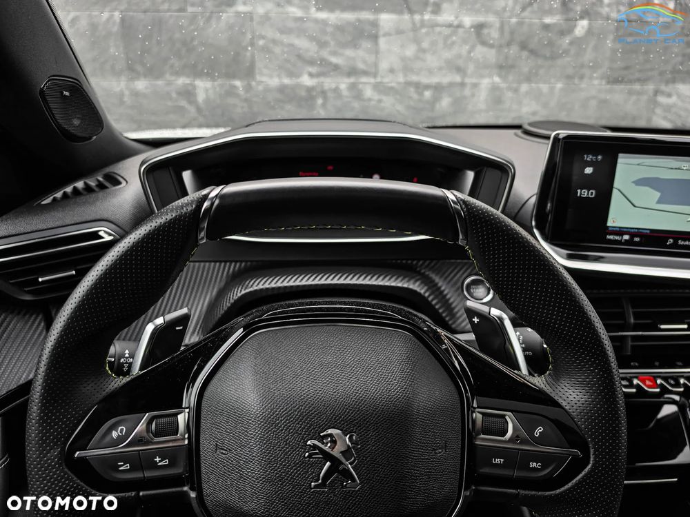 Peugeot 2008 PureTech 130 EAT8 GT - 22