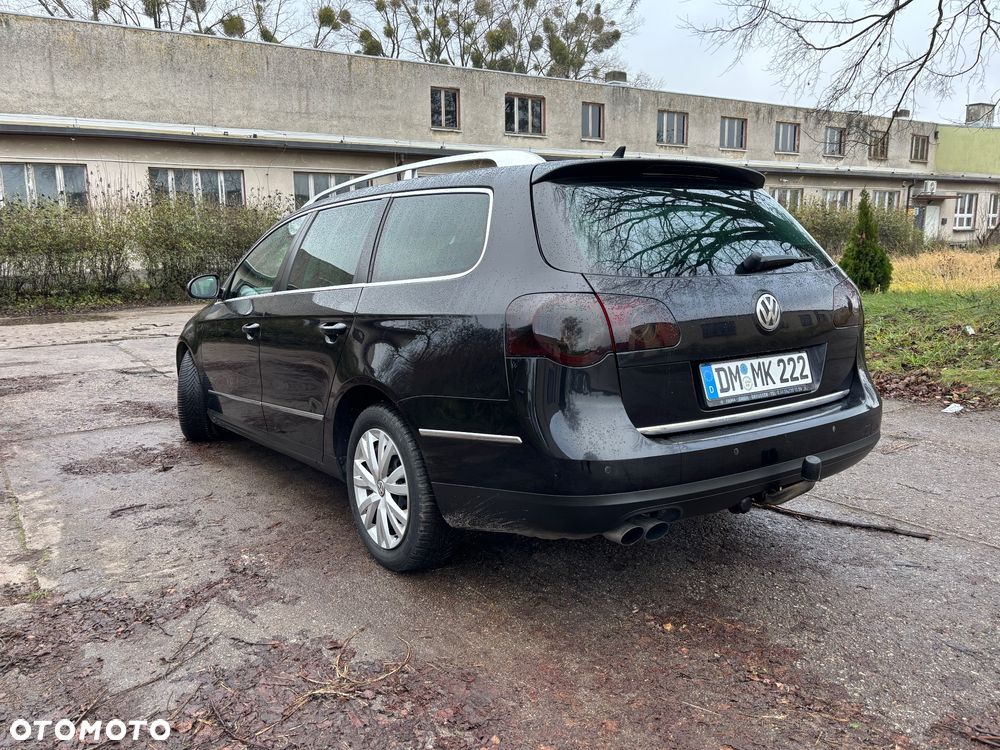 Volkswagen Passat 2.0 TDI DPF BlueMotion Technology Highline - 30