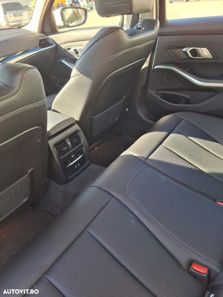 BMW Seria 3 320d xDrive Aut. - 7