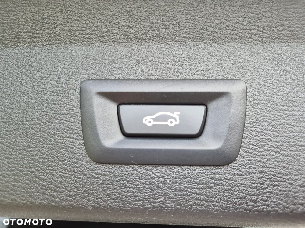 BMW X1 sDrive18d Advantage sport - 9