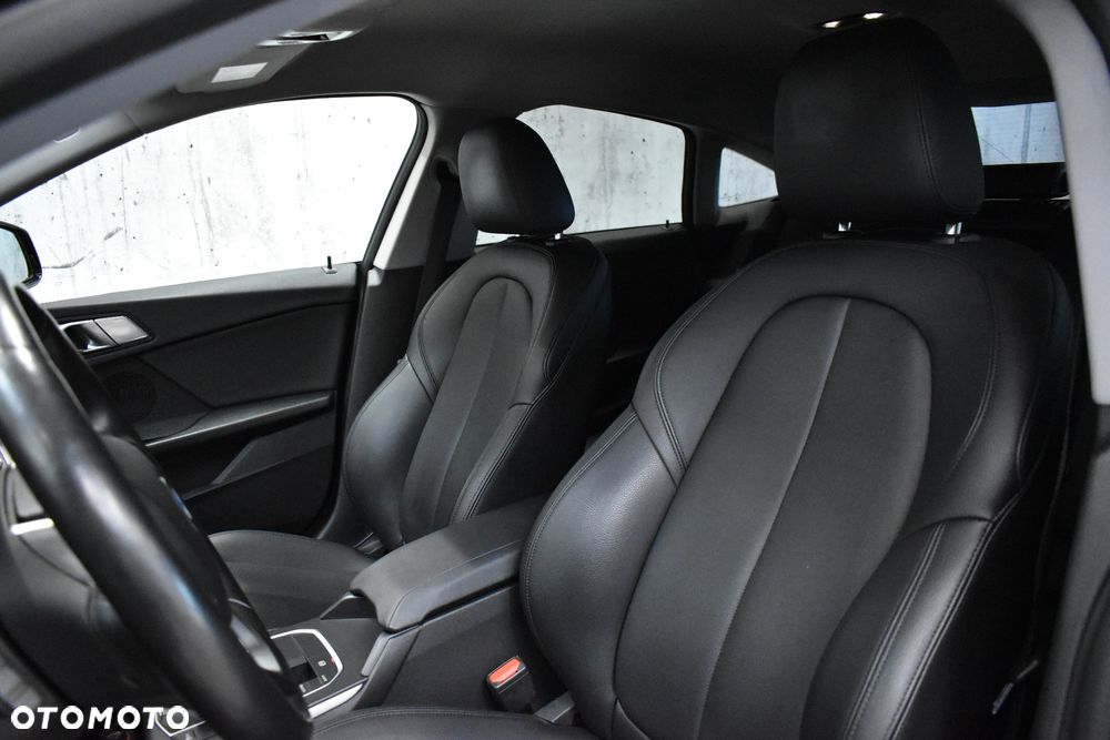 BMW Seria 2 218i Advantage - 25
