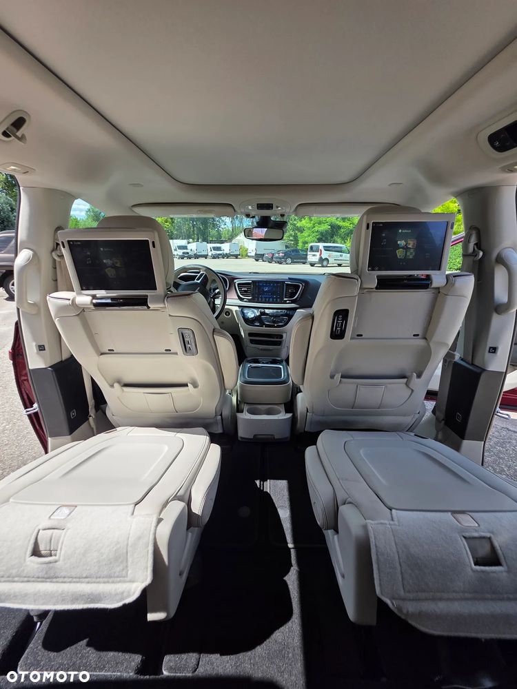 Chrysler Pacifica - 10