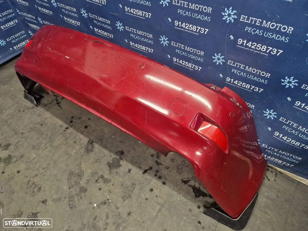 Parachoques traseiro usado LEXUS IS220D - 2