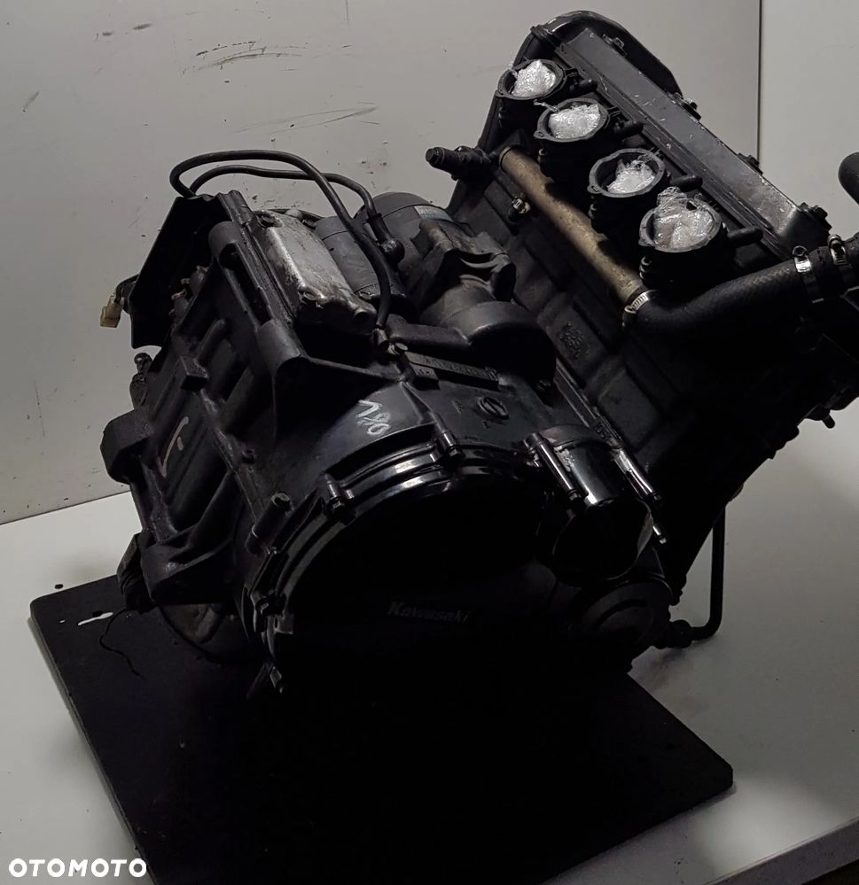 Kawasaki ZZR 1100 Silnik - 10