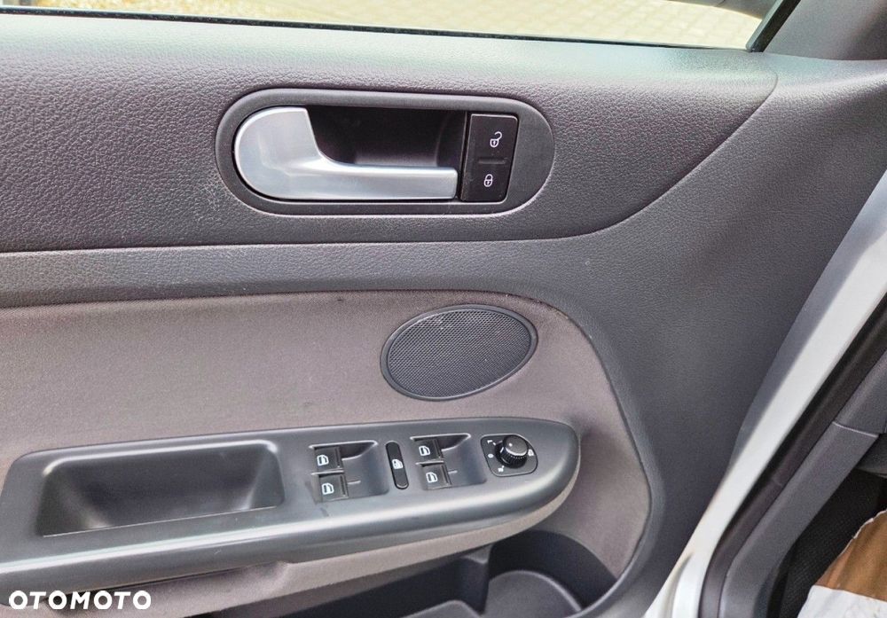 Volkswagen Golf Plus - 8