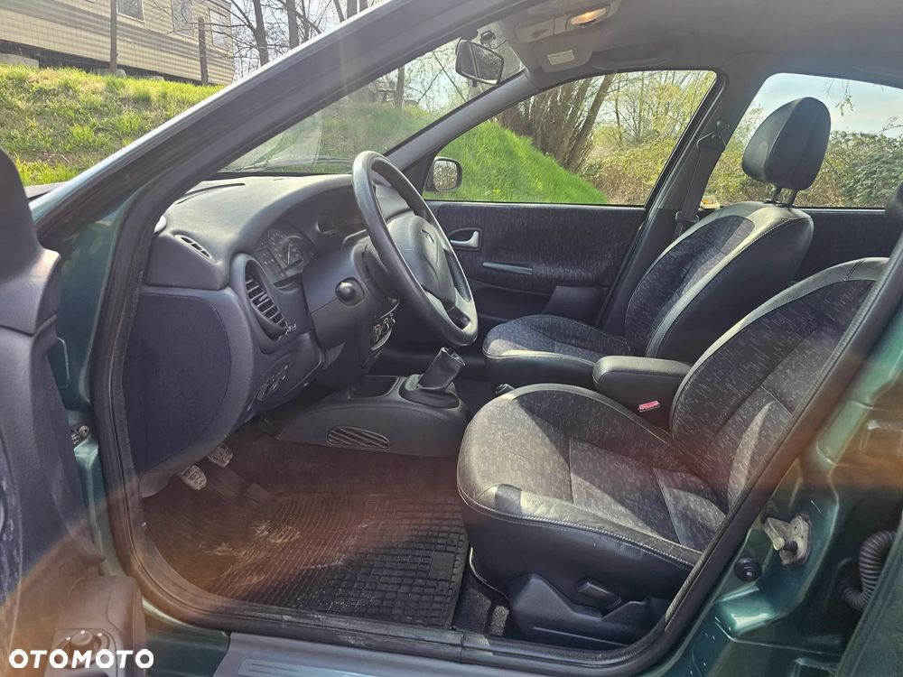 Renault Megane 1.6 - 6