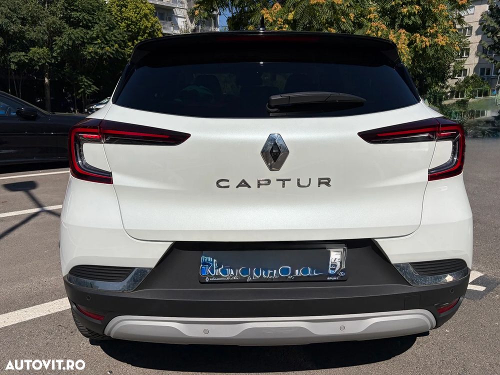 Renault Captur MHEV 140 Techno - 10