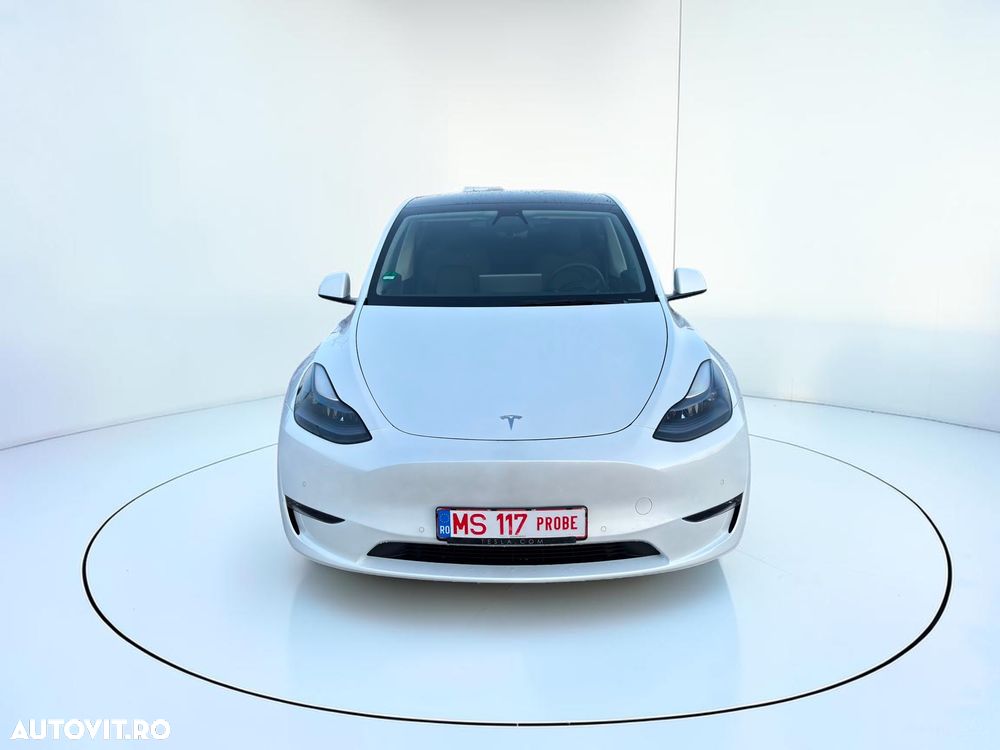 Tesla Model Y - 5