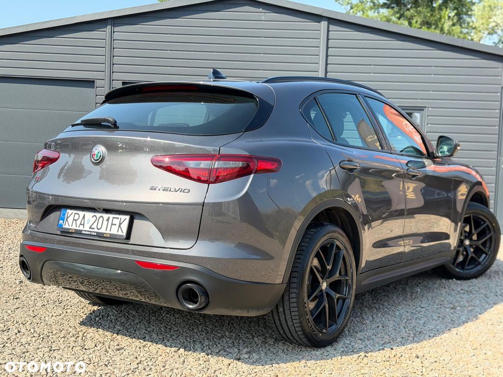 Alfa Romeo Stelvio 2.0 Turbo 16V AT8-Q4 B-Tech - 12