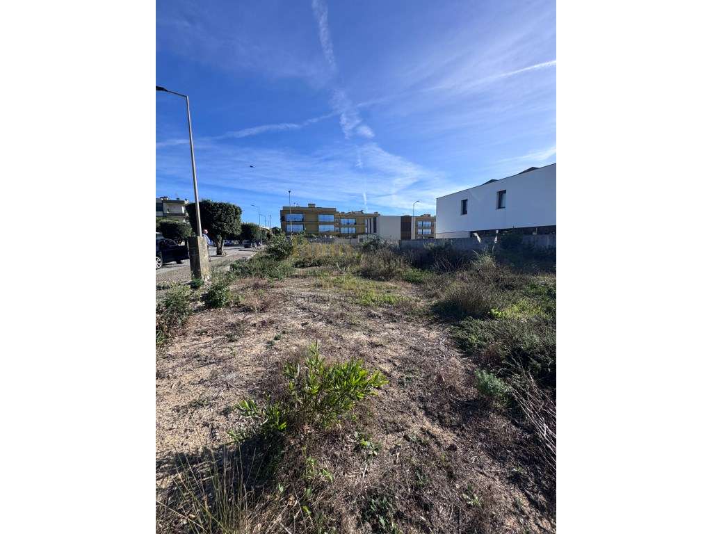 Terreno de Gaveto a 100 Metros da Praia em Árvore, Vila de Conde - Grande imagem: 5/21