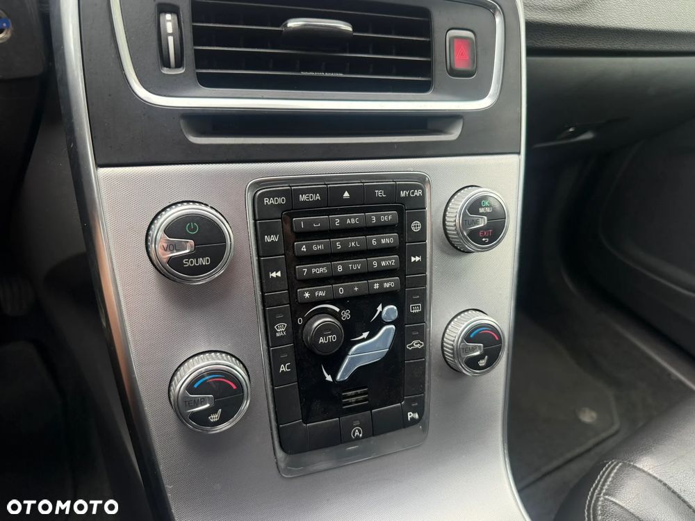 Volvo V60 D4 Momentum - 11