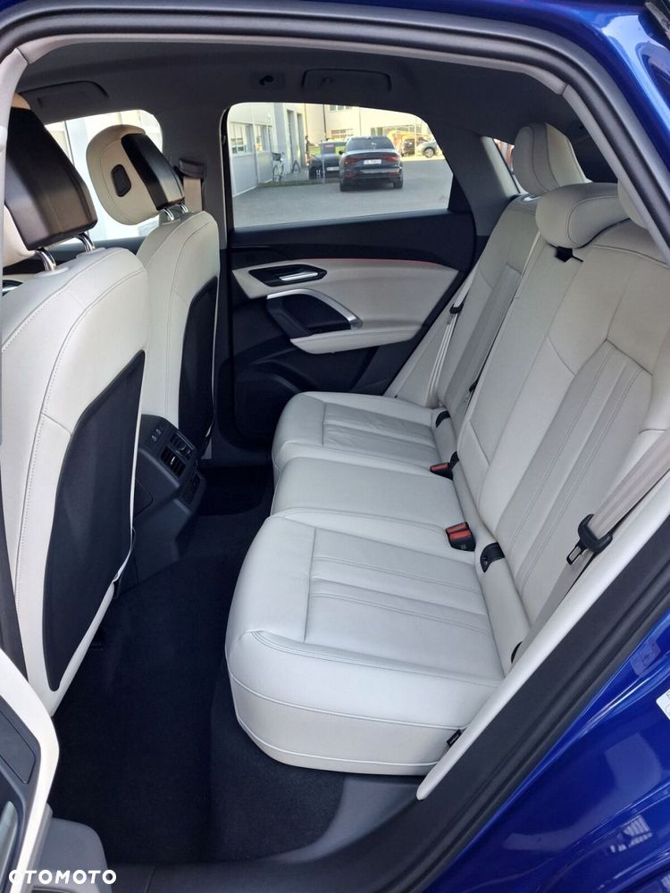 Audi Q5 Sportback - 13