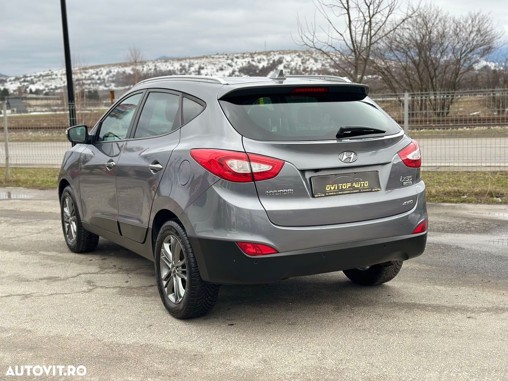 Hyundai ix35 2.0 CRDI 4WD Fifa World Cup Gold Edition - 6