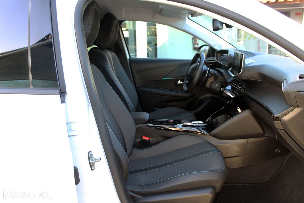 Peugeot 208 1.2 PureTech Allure Pack EAT8 - 43