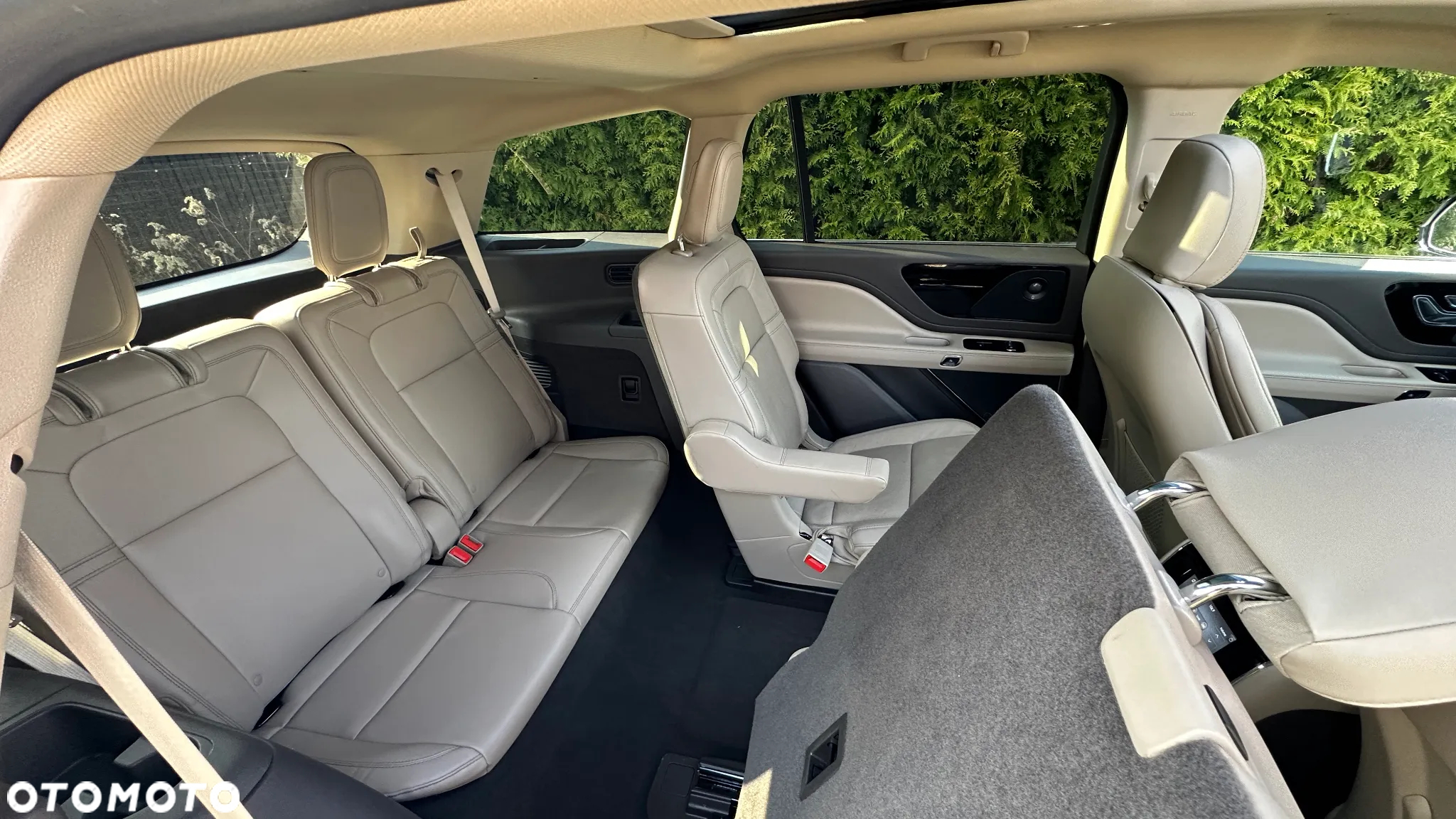 Lincoln Aviator - 9