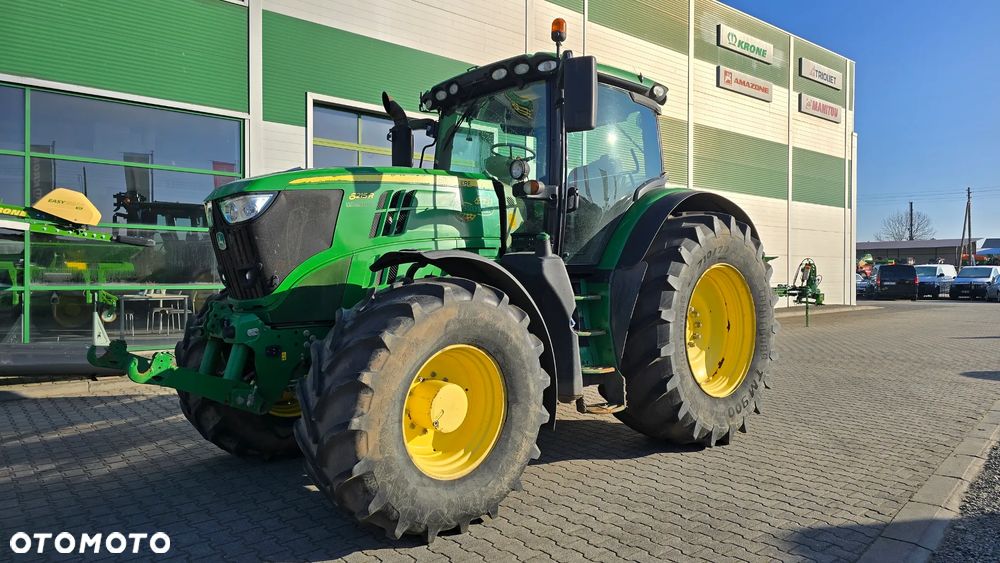 John Deere 6215R - 1