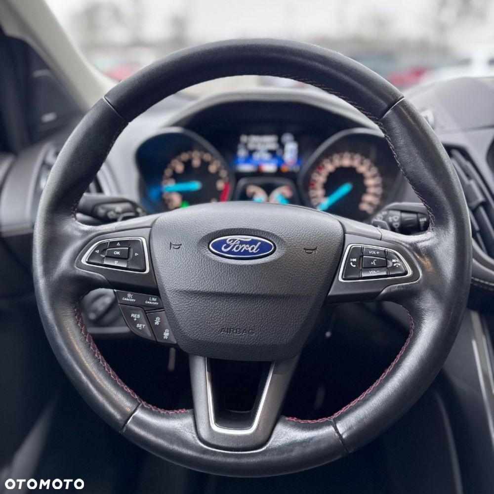 Ford Kuga - 26