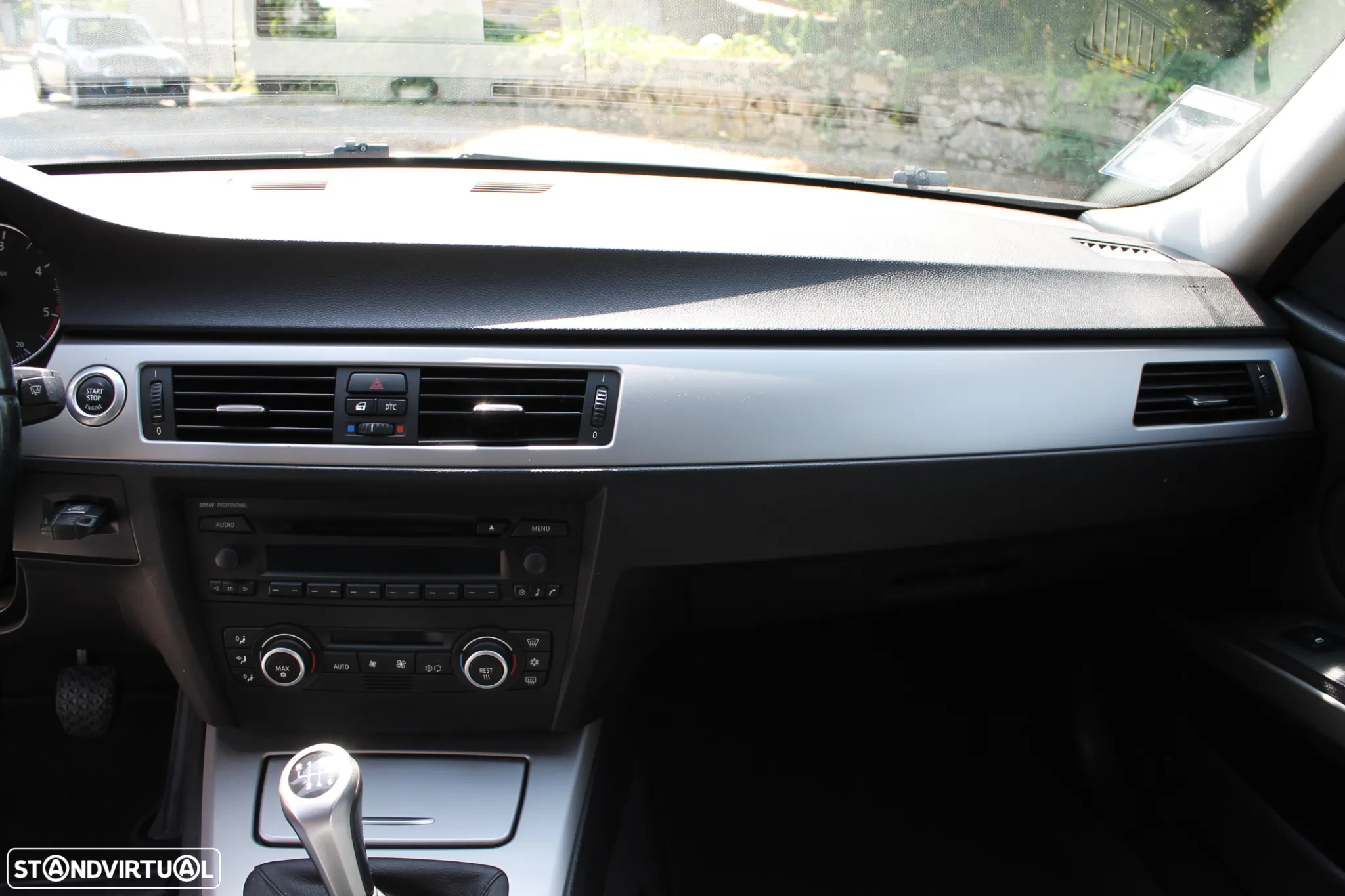 BMW 320 d Touring Exclusive - 24
