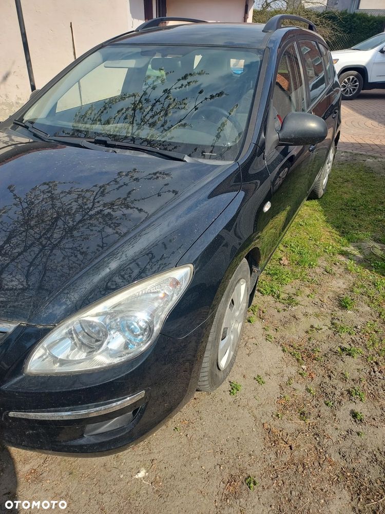 Hyundai i30 1.6 CRDi Base + - 3