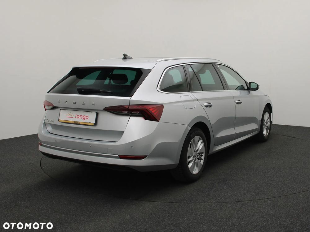 Skoda Octavia 2.0 TDI SCR Clever DSG - 8