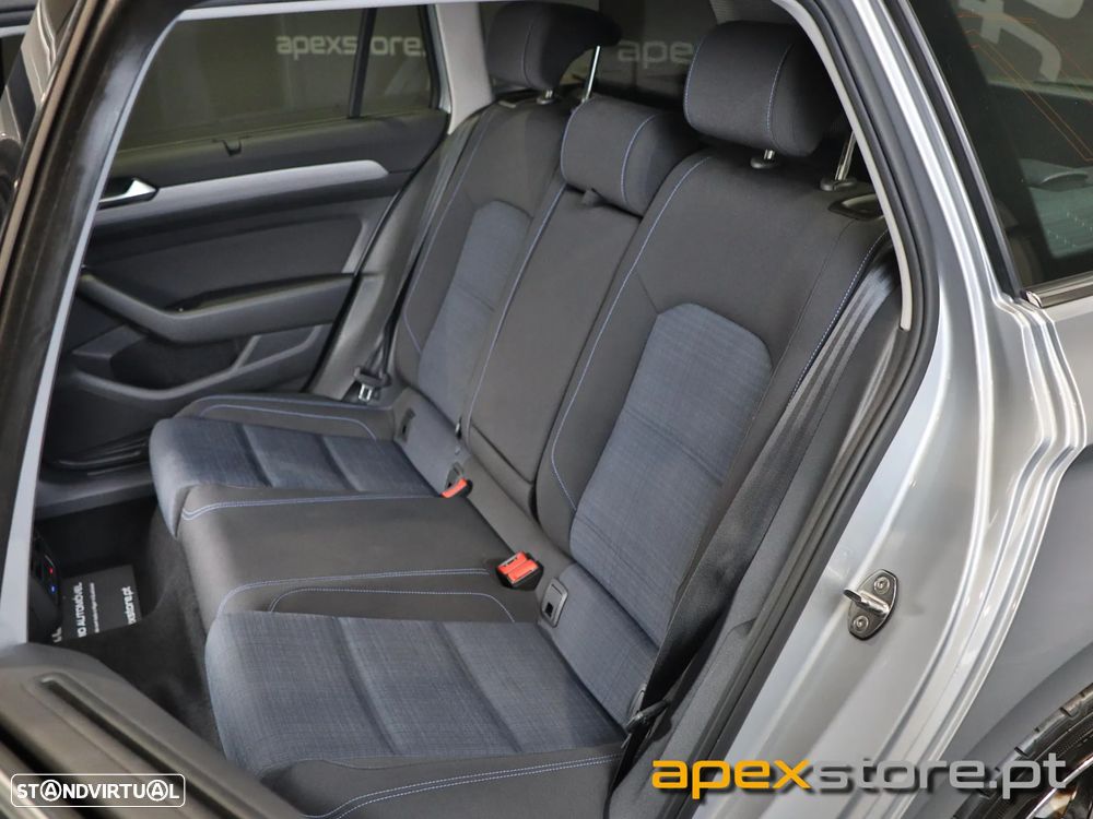 VW Passat Variant - 10