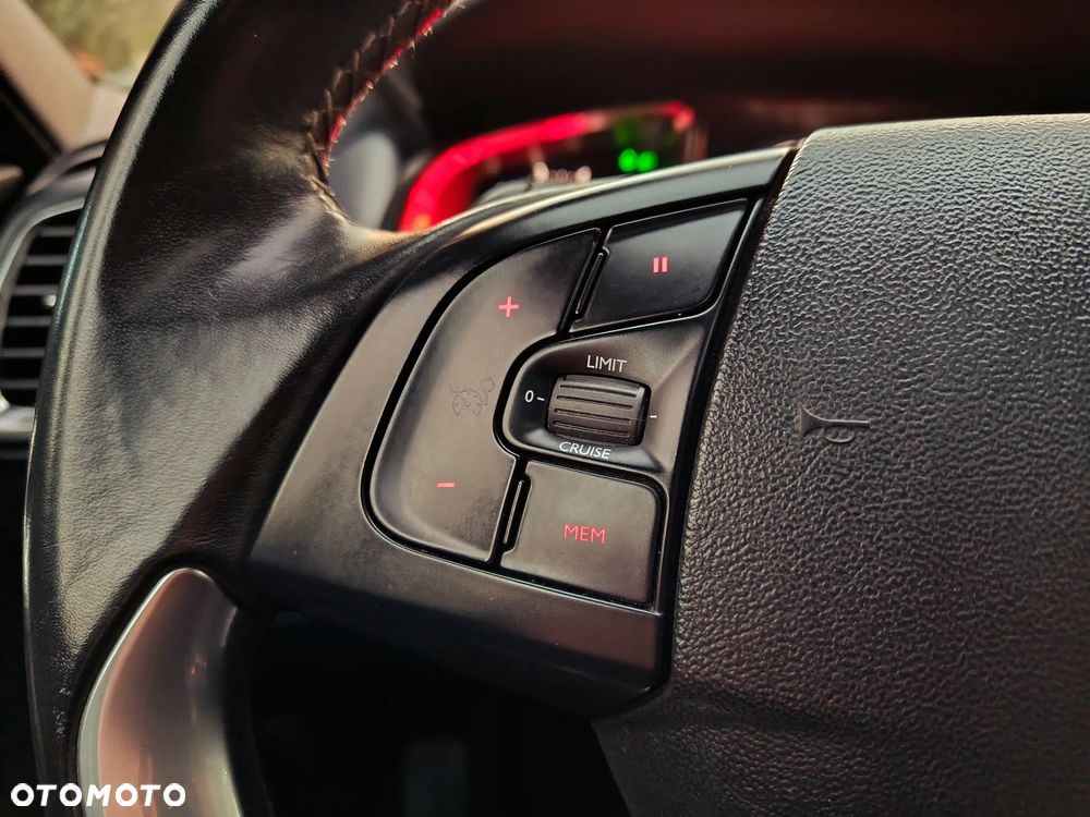 Citroën DS5 e-HDi 110 EGS6 SoChic - 18