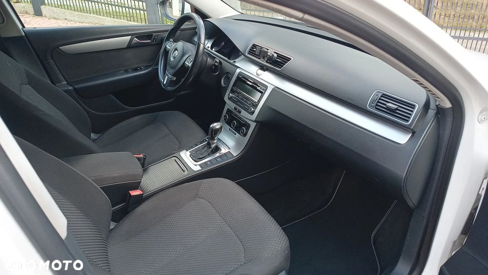 Volkswagen Passat 2.0 TDI Comfortline DSG - 4