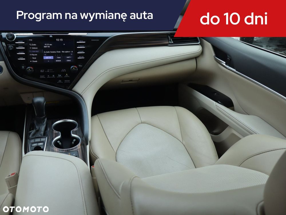 Toyota Camry - 10