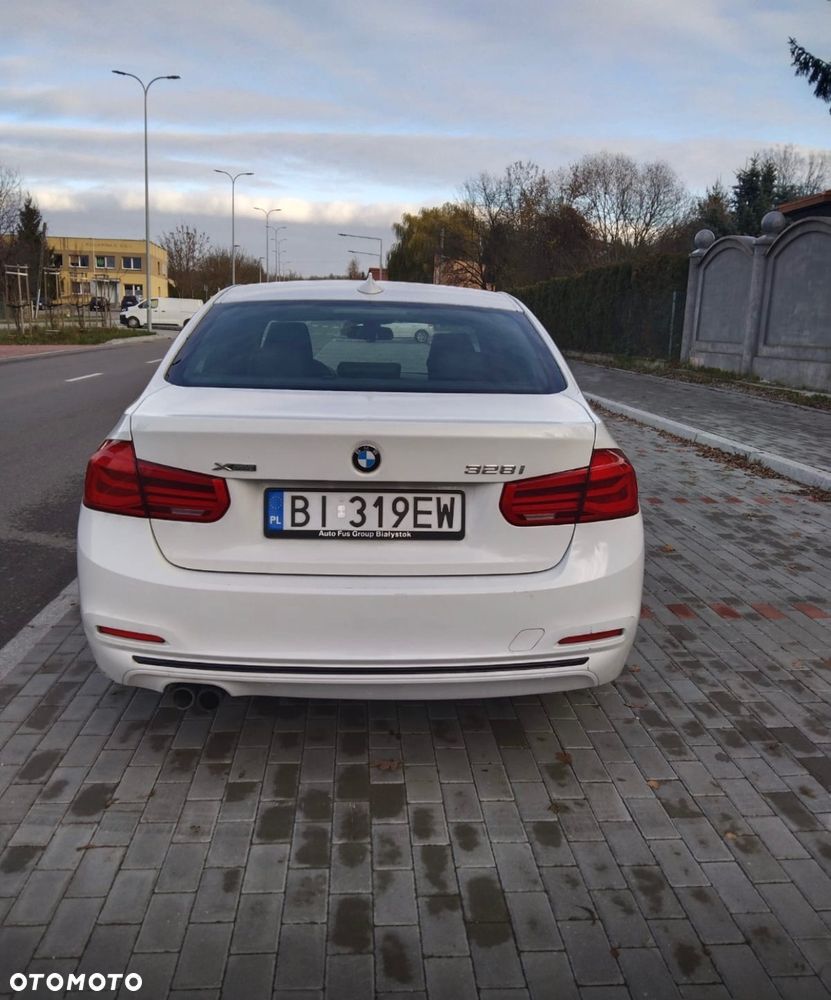 BMW Seria 3 328i xDrive - 2