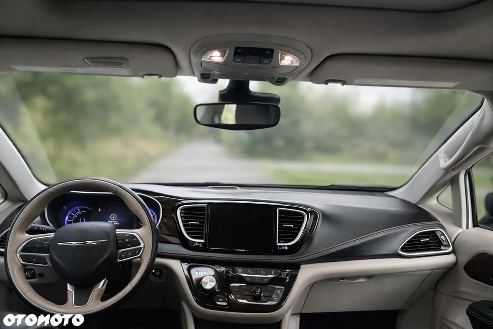 Chrysler Pacifica - 10