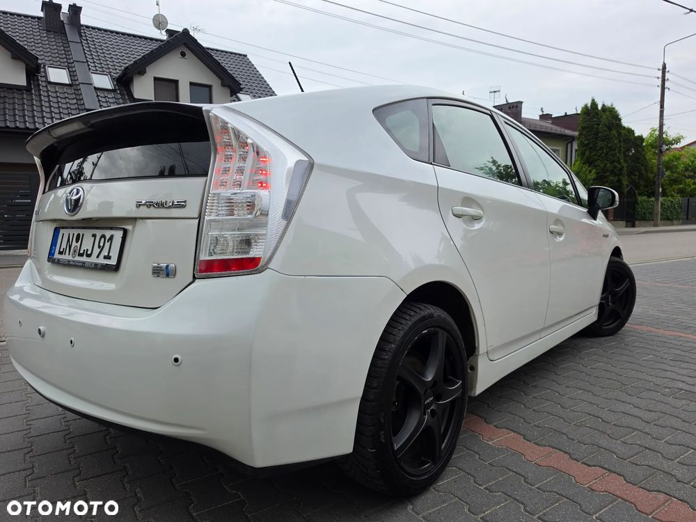 Toyota Prius 1.8 HSD Sol - 13