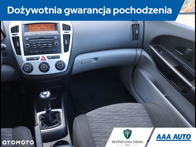 Kia Ceed - 9