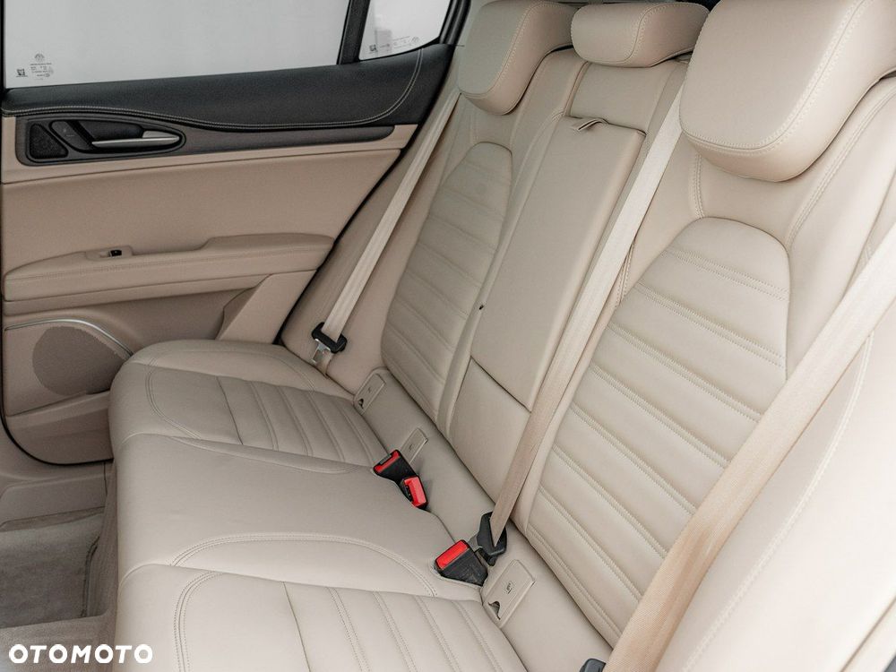 Alfa Romeo Stelvio 2.0 Turbo 6C Villa D'este Q4 - 27