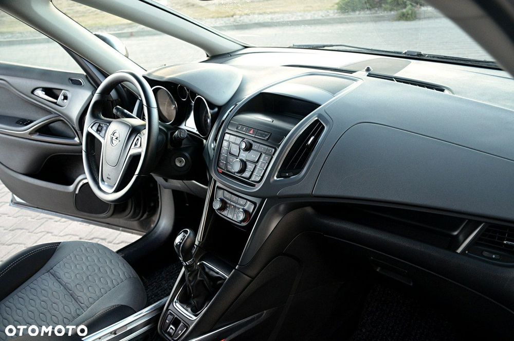 Opel Zafira - 24