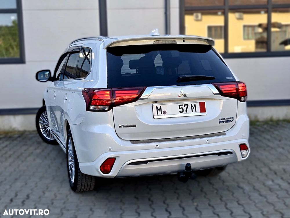 Mitsubishi Outlander - 16