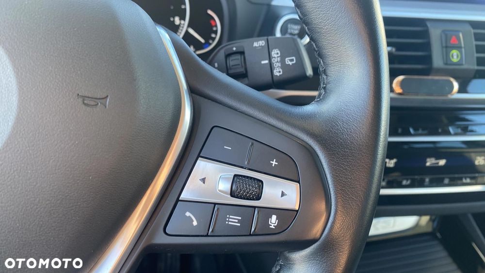 BMW X3 xDrive20d Advantage - 21