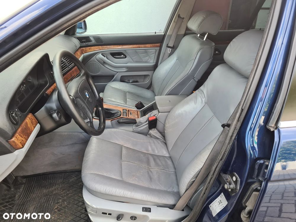 BMW Seria 5 523i - 7