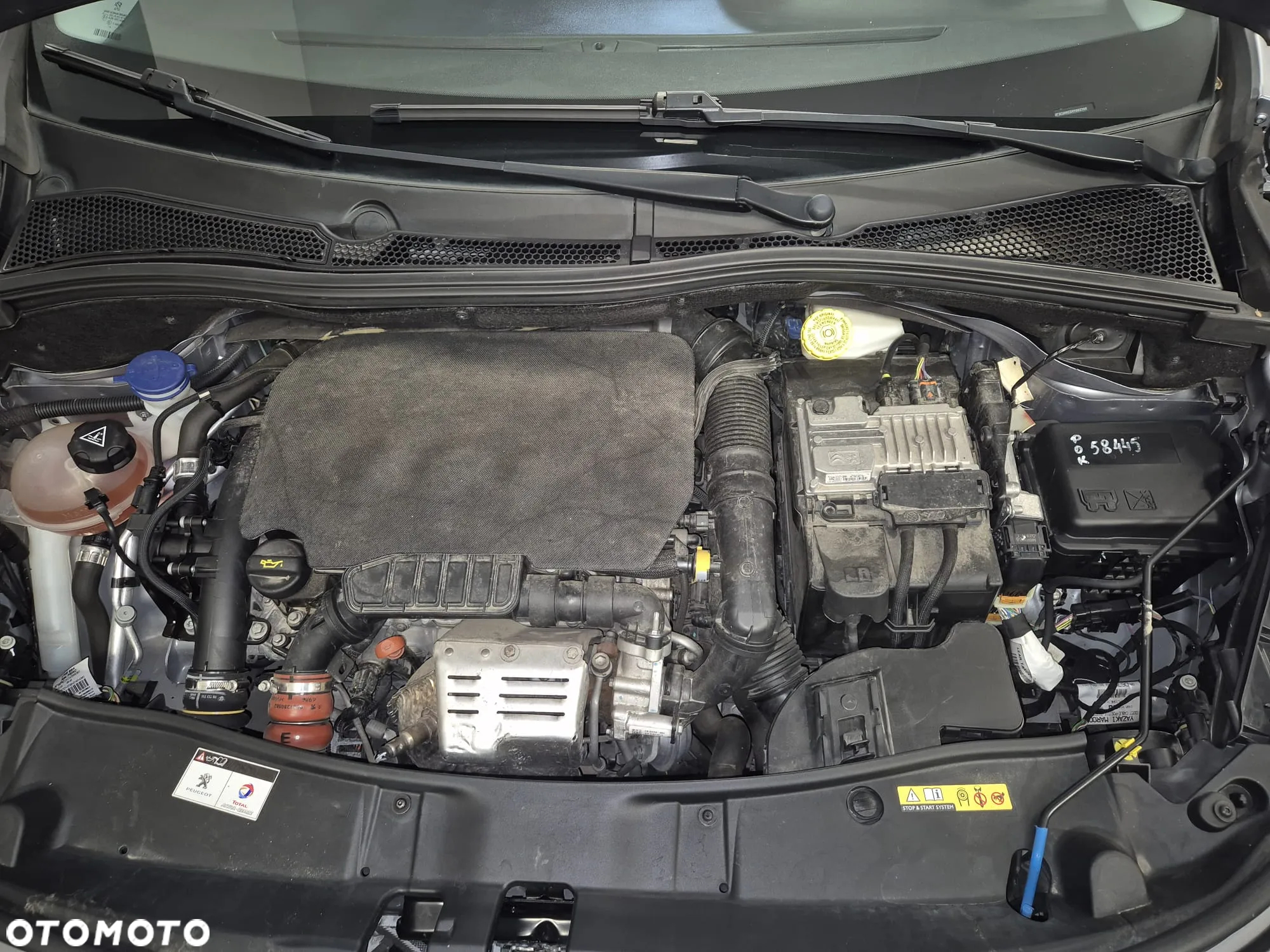 Peugeot 2008 1.2 Pure Tech Allure S&S - 17
