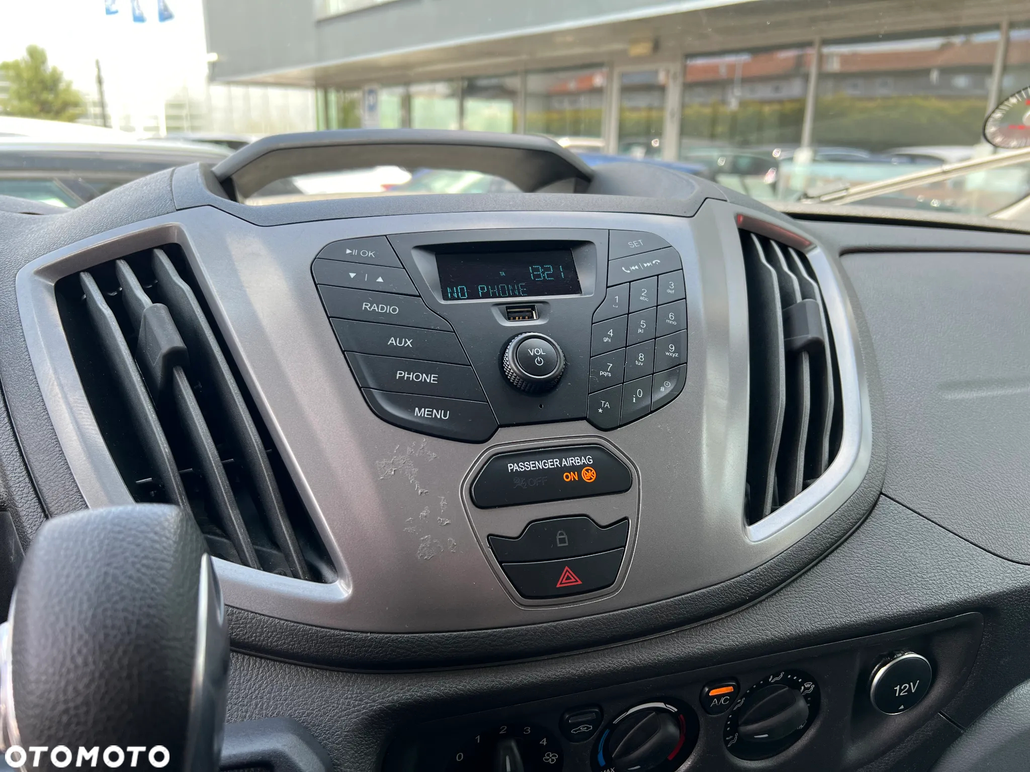 Ford Transit - 28