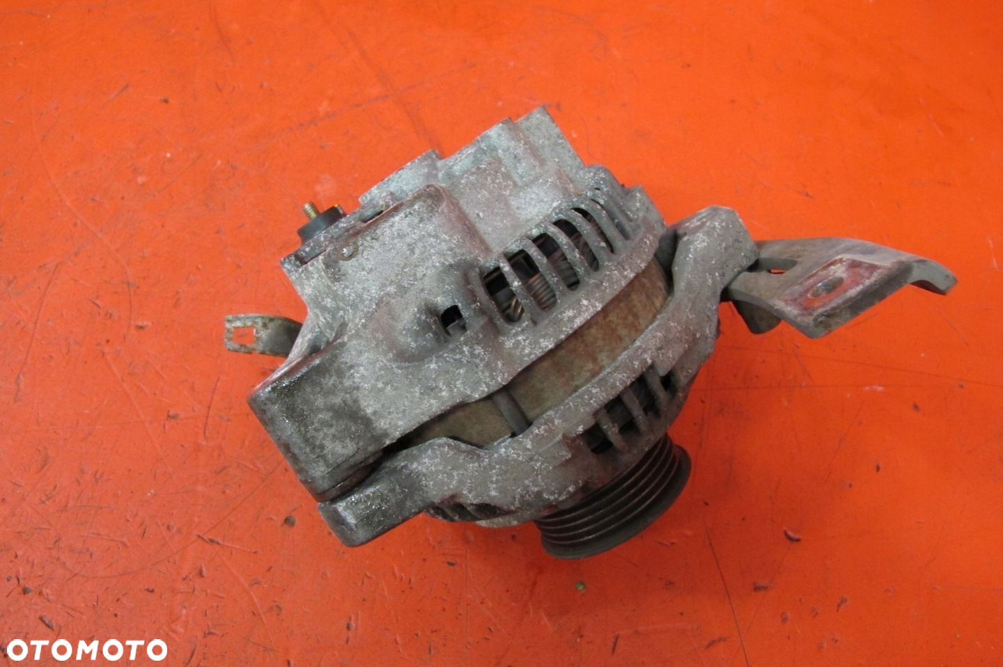 HONDA CIVIC 7 VII EU7 LIFT 1.4 iS D14Z6 ALTERNATOR AHGA50 - 3