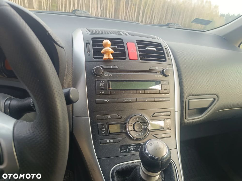 Toyota Auris 1.6 Life+ - 6