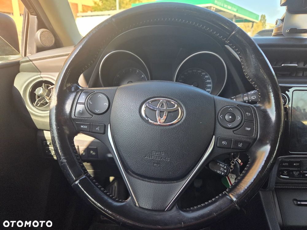Toyota Auris 1.6 Comfort - 10