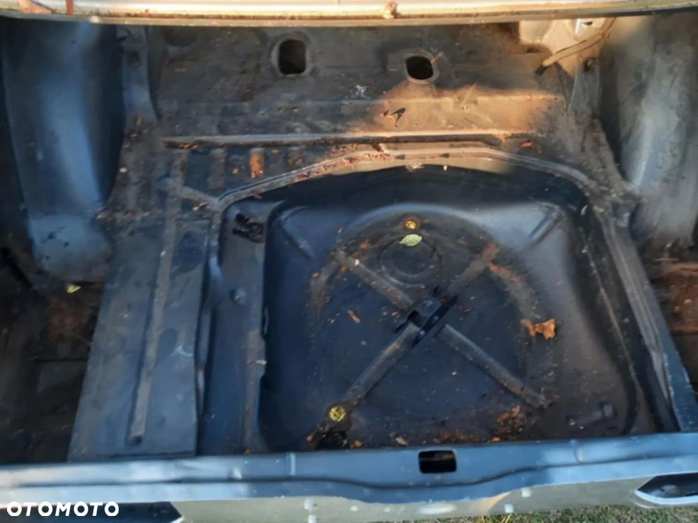 Mercedes-Benz W123 - 4