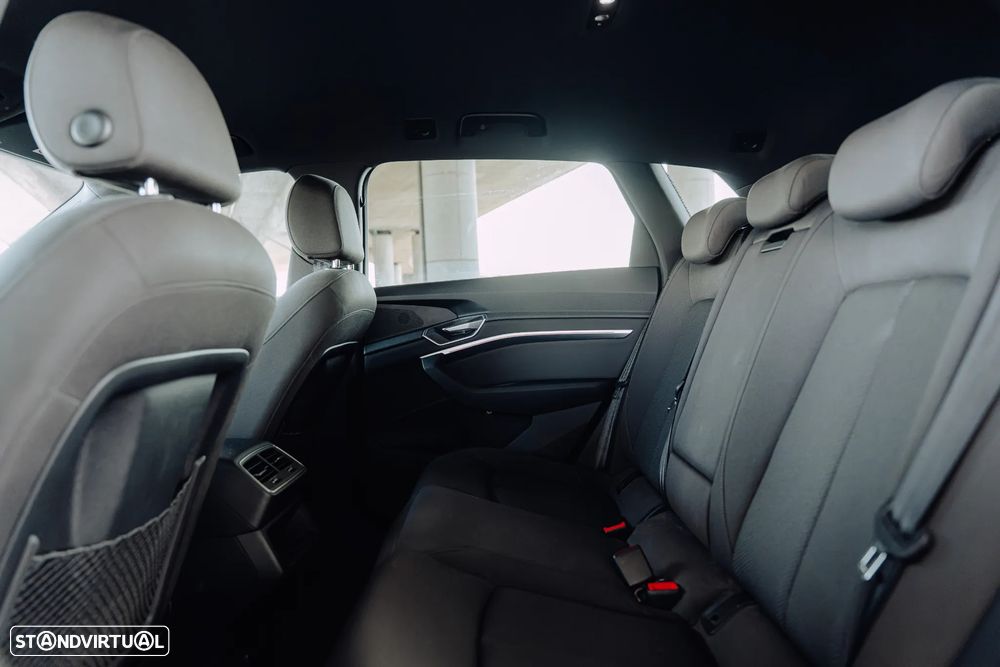 Audi e-tron 55 quattro S line - 42